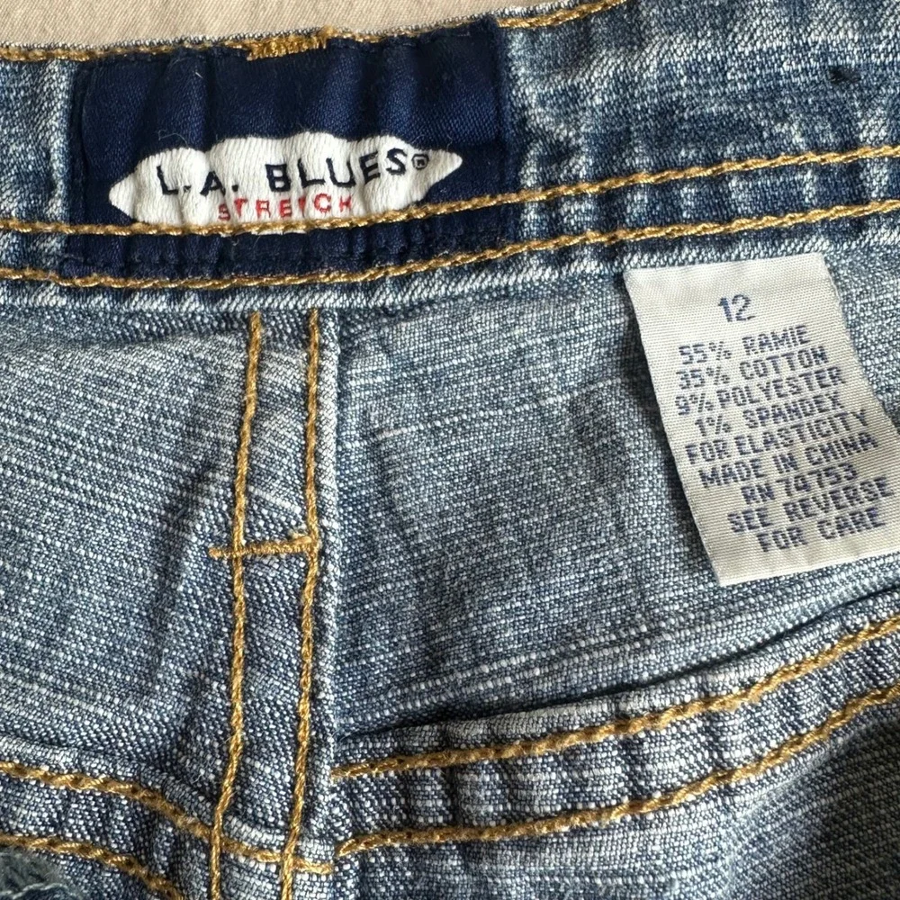L.A. Blues Stretch Denim Shorts Medium Wash Rhinestone Back Pocket Women's 12